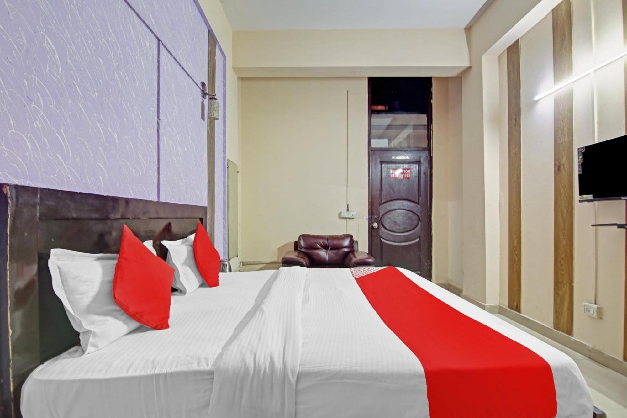 Hotel O Glorious Stayz Noida Ngoại thất bức ảnh
