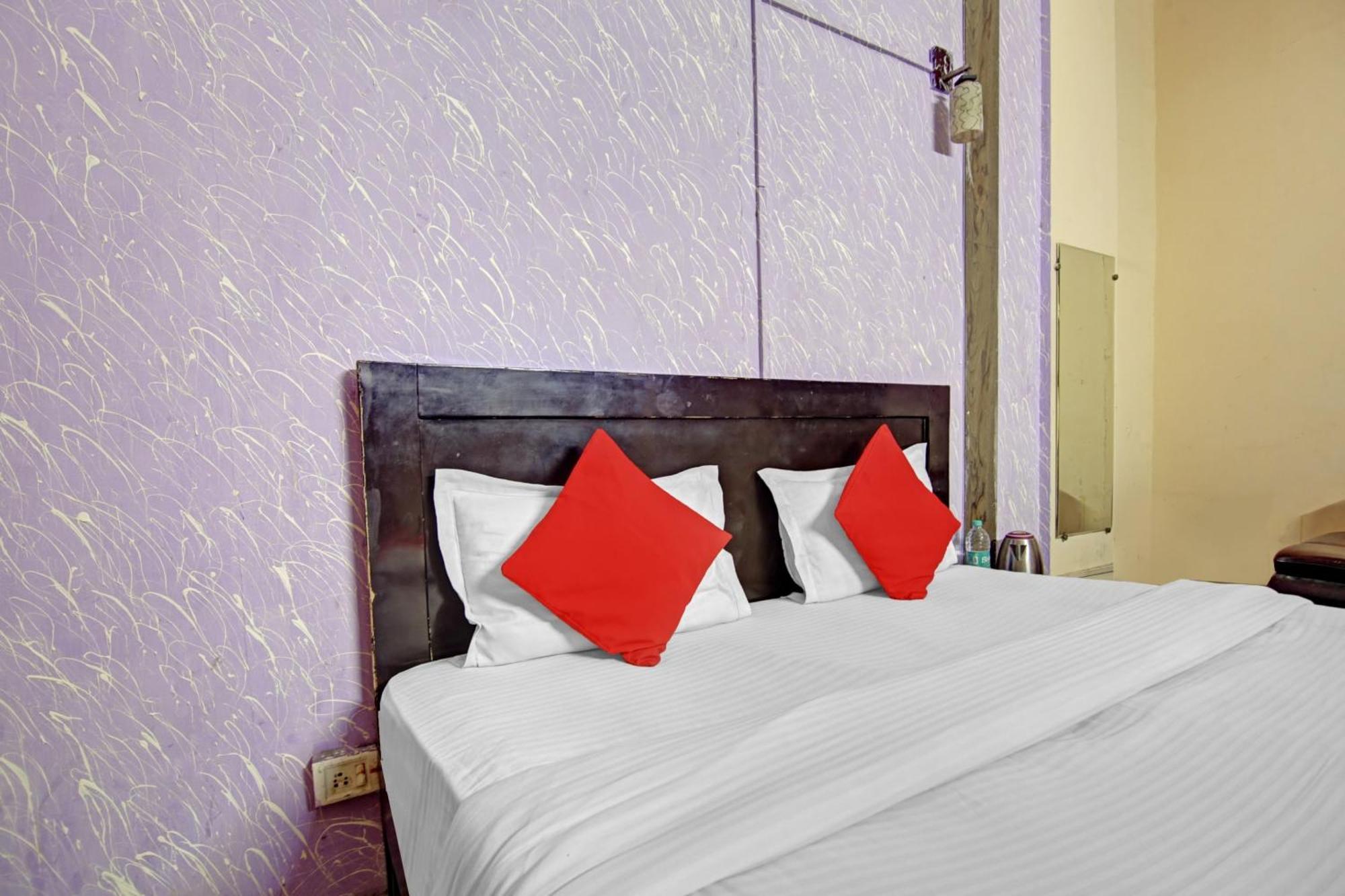 Hotel O Glorious Stayz Noida Ngoại thất bức ảnh
