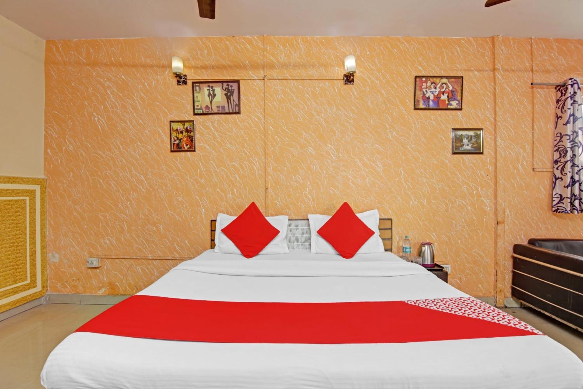 Hotel O Glorious Stayz Noida Ngoại thất bức ảnh