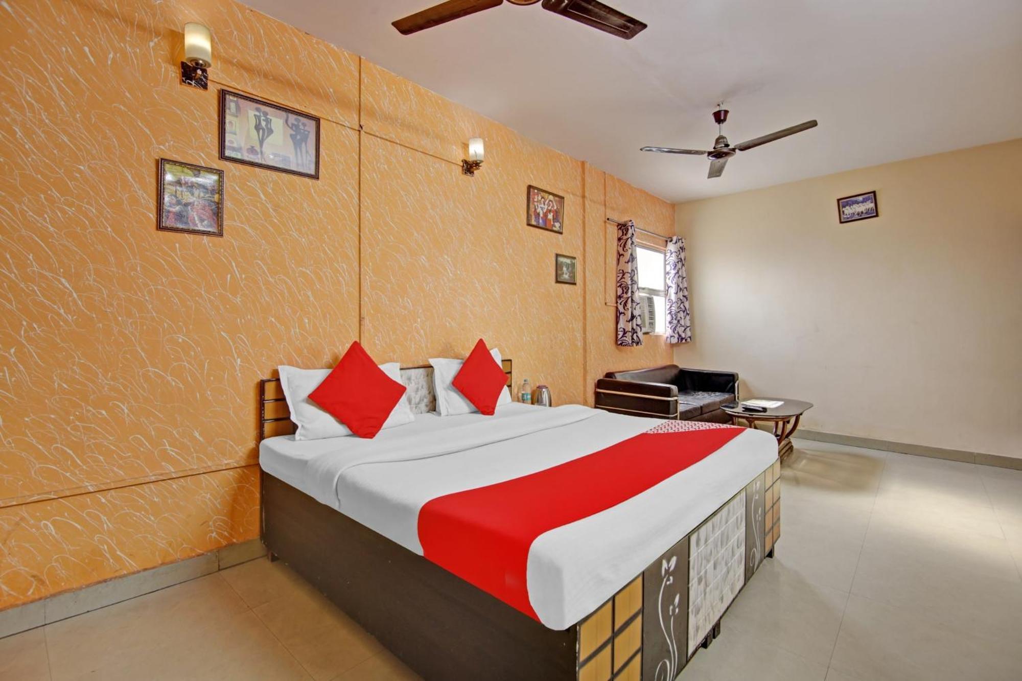 Hotel O Glorious Stayz Noida Ngoại thất bức ảnh