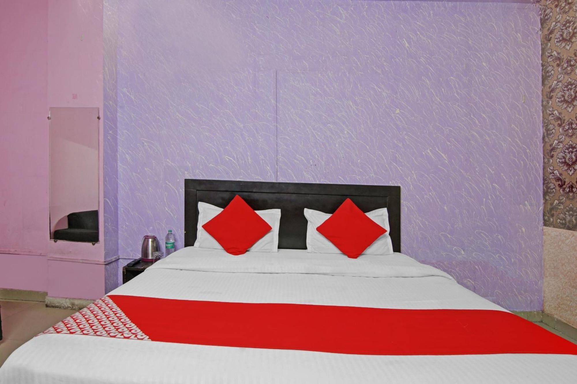 Hotel O Glorious Stayz Noida Ngoại thất bức ảnh